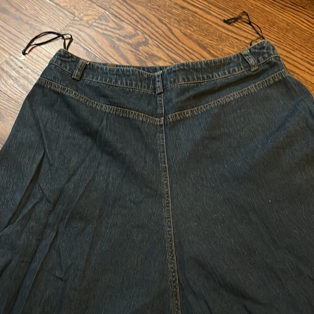 Women’s Denim Skirt - Picture 2 of 6